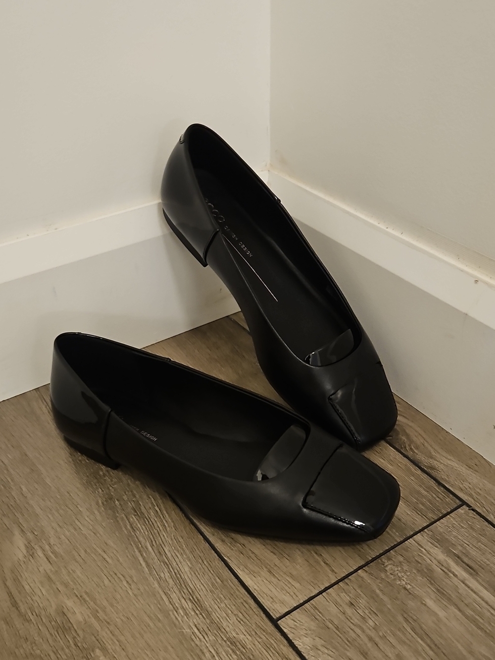 ECCO BRAND NEW - Black Women's Square-Toe Low Heel Flats